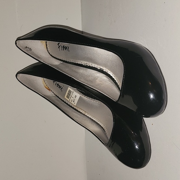 Fioni patent pleather heels. Worn only once. - Picture 1 of 4